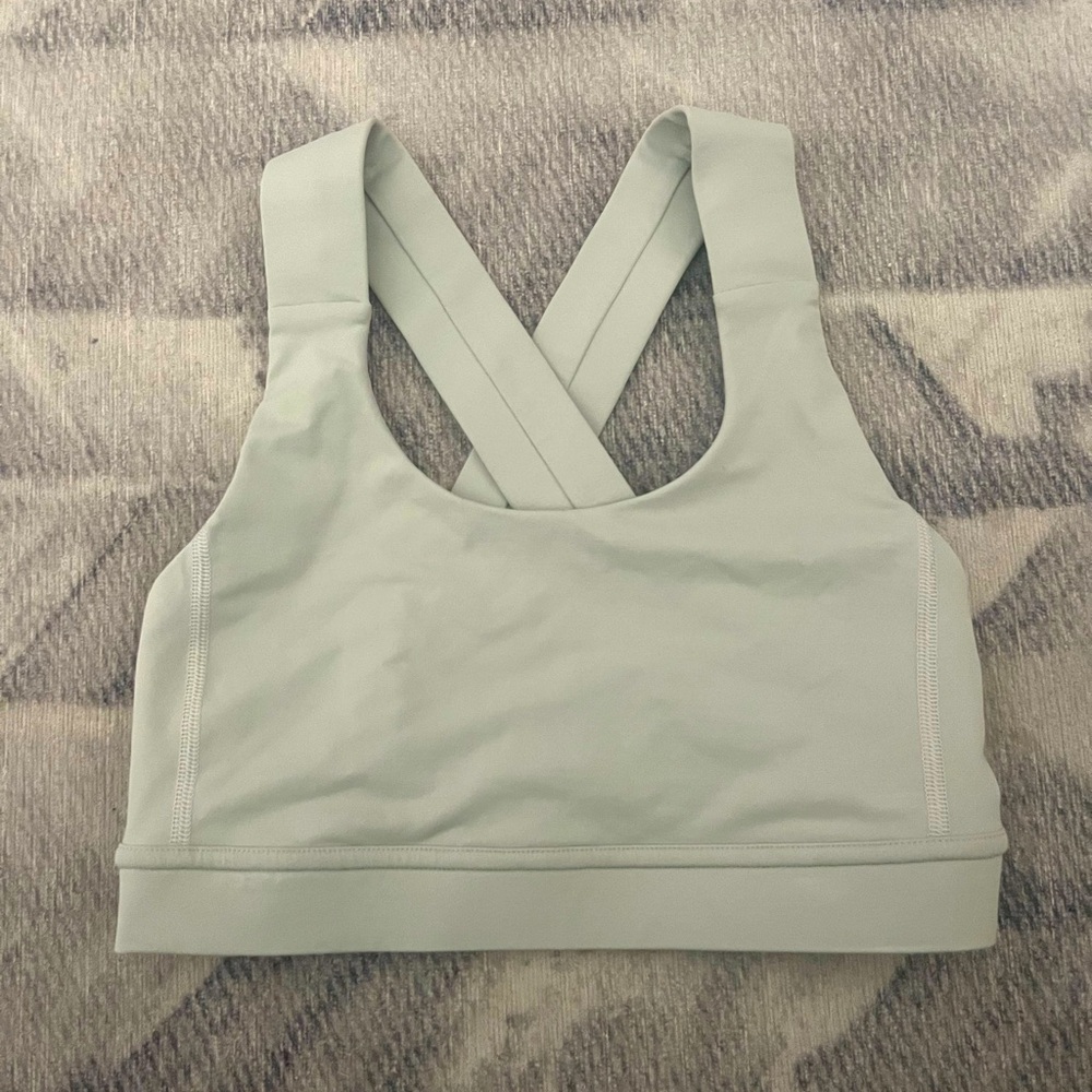 Mint green lululemon sports bra size 4